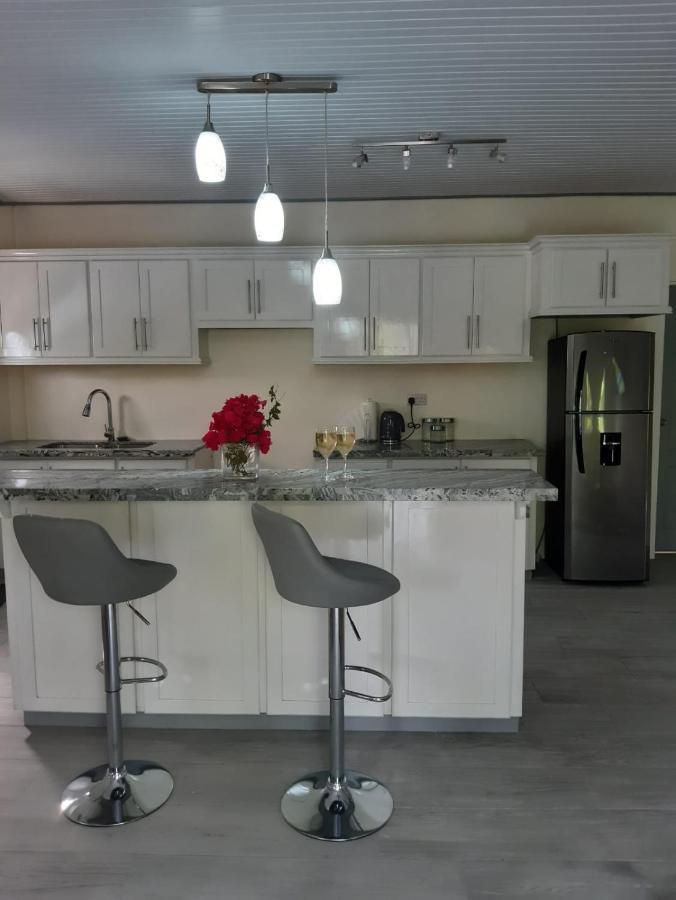 Tranquility Suites- Feels Like Home Choiseul Bagian luar foto