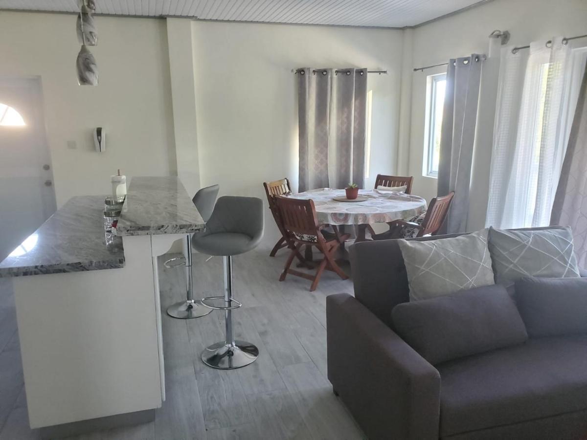 Tranquility Suites- Feels Like Home Choiseul Bagian luar foto