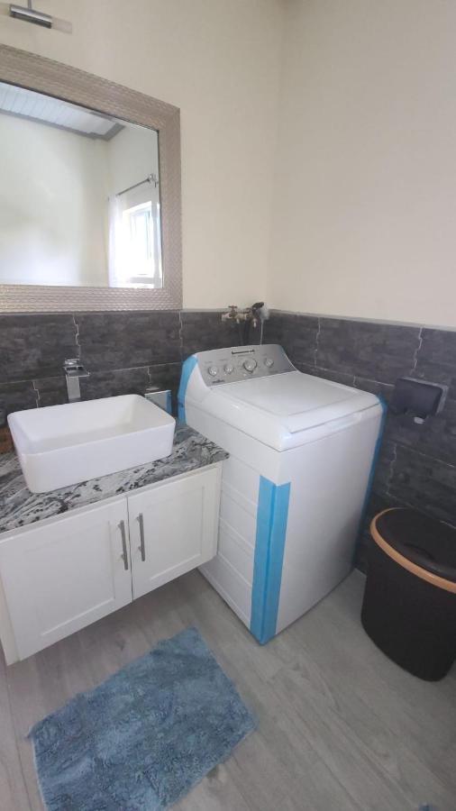 Tranquility Suites- Feels Like Home Choiseul Bagian luar foto