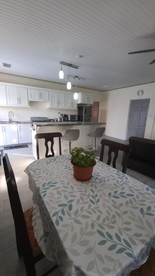 Tranquility Suites- Feels Like Home Choiseul Bagian luar foto