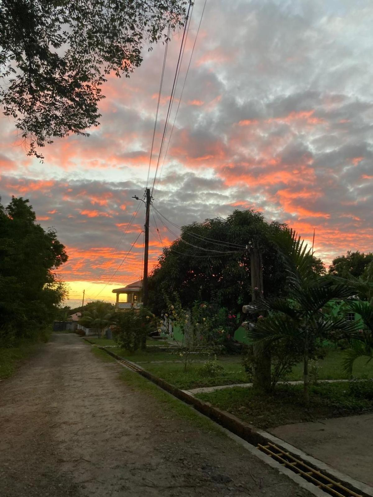 Tranquility Suites- Feels Like Home Choiseul Bagian luar foto